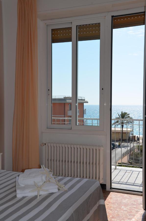 Hotel Villa Paolina Pietra Ligure Exterior foto