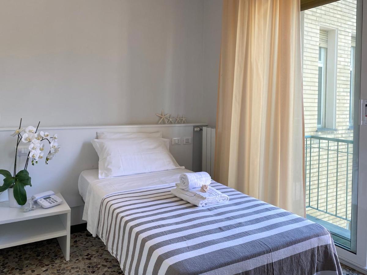 Hotel Villa Paolina Pietra Ligure Exterior foto