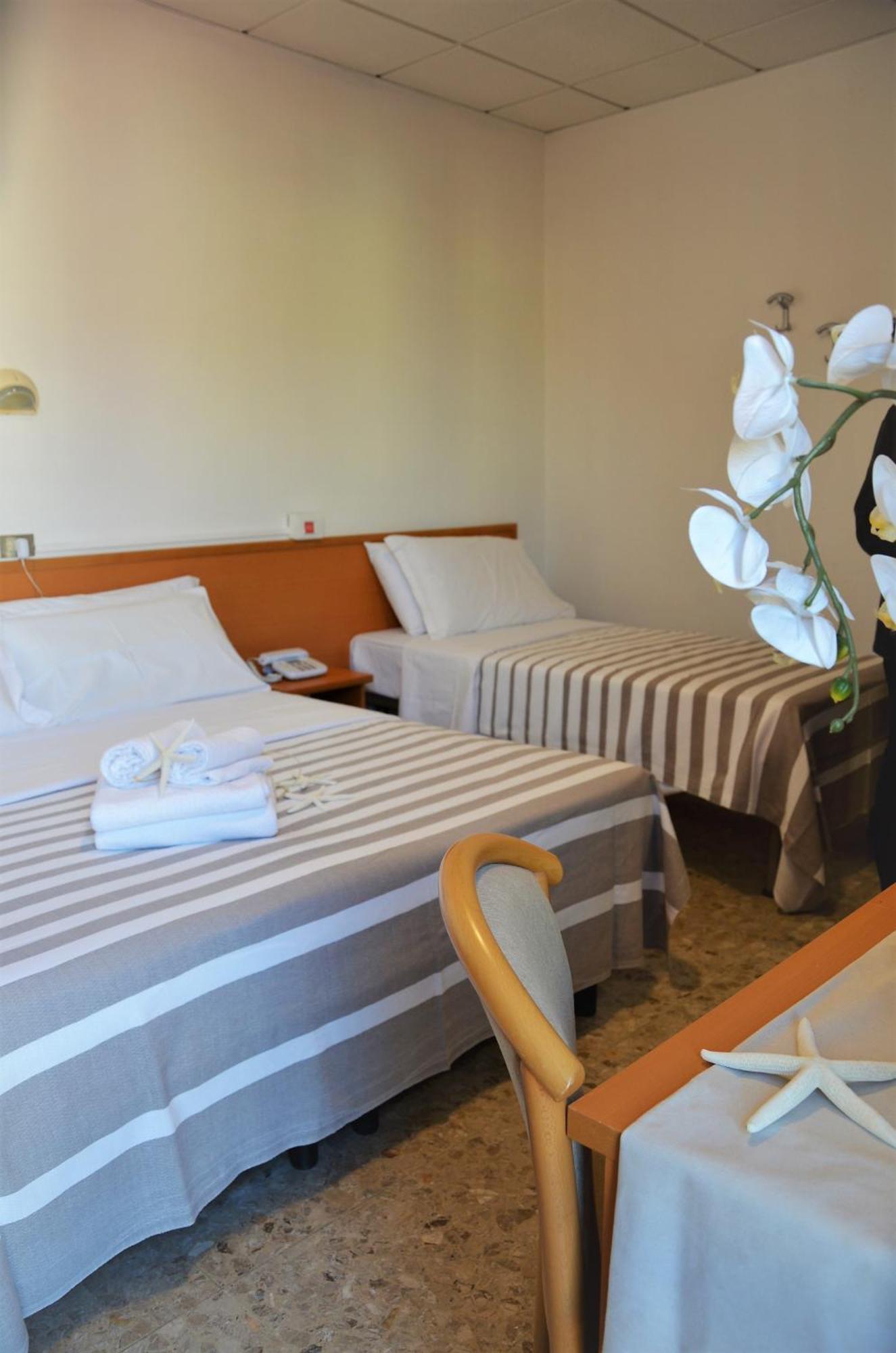 Hotel Villa Paolina Pietra Ligure Exterior foto